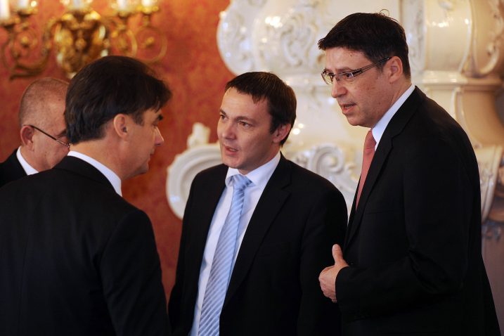 Nova vlast je, konačno, nakanila tu praksu promijeniti i u školske programe uvesti osnove spolnog odgoja