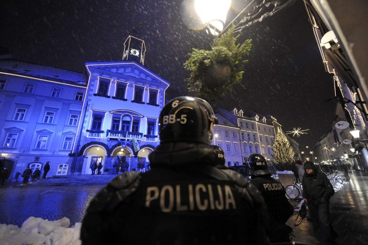 Policija na slovenskim ulicama nakon niza prosvjeda / Foto Reuters