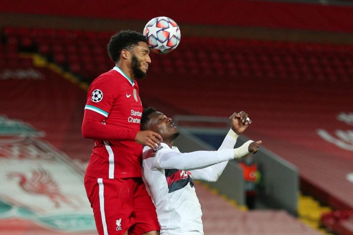 Joe Gomez (Liverpool) i Sory Kaba (Midtjylland)/Foto REUTERS