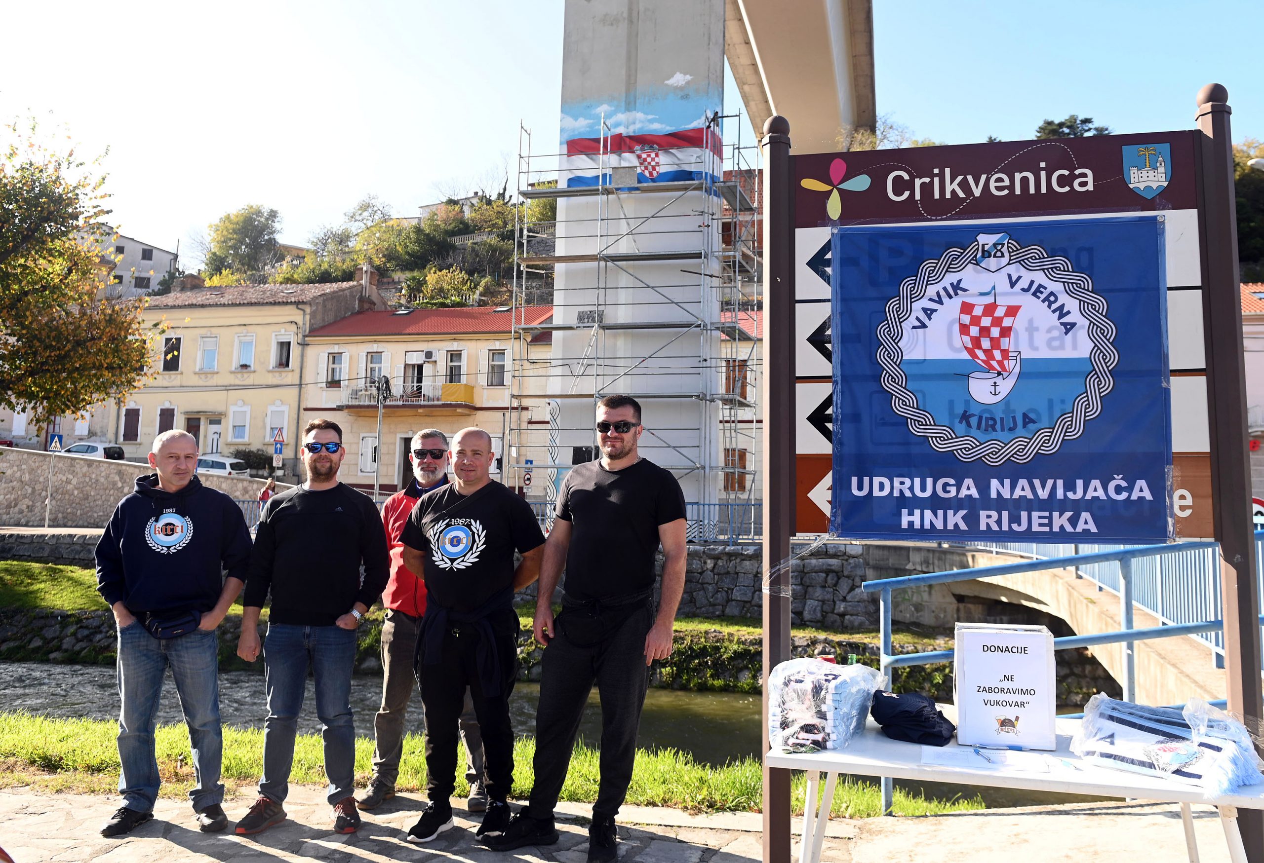 Članovi Vavik vjerne Kirije sakupljaju donacije za izradu murala/Foto Arhiva NL