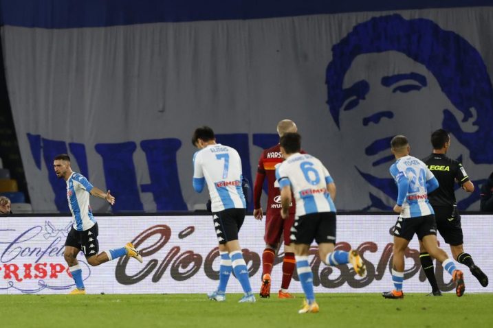 Igrači Napolija igrali su uz transparente s Maradoninim likom/Foto REUTERS