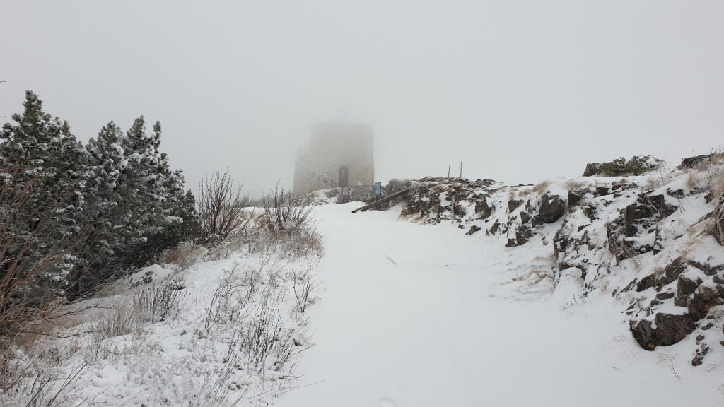 Na učkarskom vrhu Vojaku temperatura je bila minus tri / Foto PARK PRIRODE UČKA