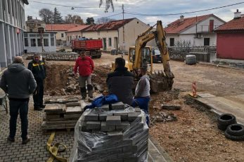 Radovi u središtu Bribira, ispred Doma kulture / Foto D. GRBIĆ