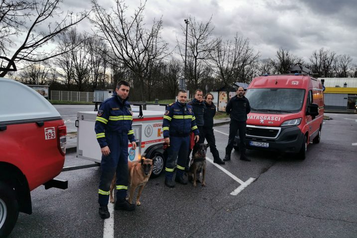 Angažirani na pretraživanju ruševina u potrazi za nastradalima, ali i drugim vatrogasnim poslovima, od utorka poslijepodne, gotovo bez pauze