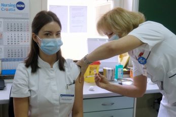 Dr. Nikolina Bogdanić primila cjepivo /Foto Edvard Susak/PIXSELL