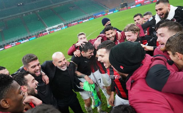 Igrači i trener Milana nakon utakmice/Foto AC Milan