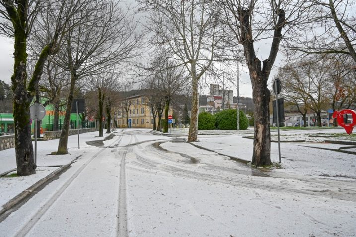 Tuča zabijelila Pazin / Foto Monika Radovan