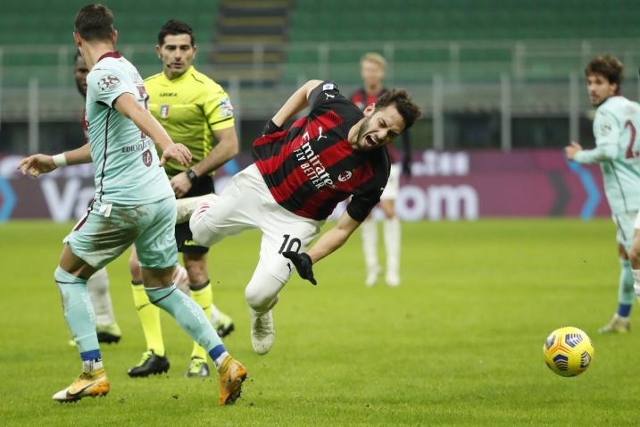 Hakan Calhanoglu/Foto REUTERS