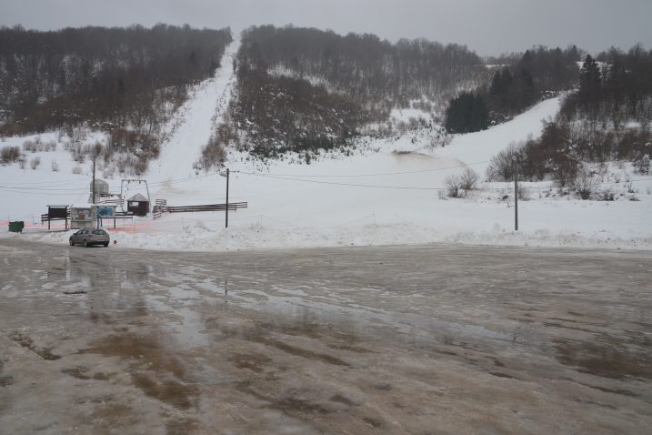 Čelimbaša je jučer doživjela prve jače udare juga i kiše ove zime / Foto M. KRMPOTIĆ