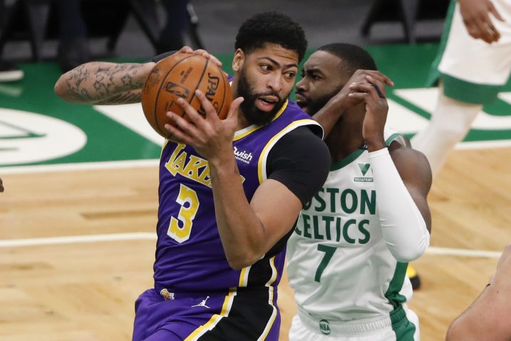 Anthony Davis i Jaylen Brown/Foto REUTERS