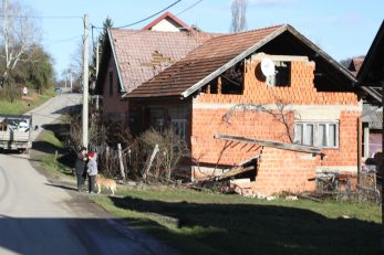 Jedna od uništenih kuća u selu Strašnik / Foto Edina Zuko/PIXSELL