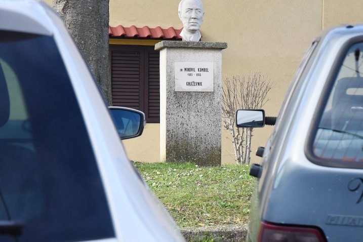 Bribirci smatraju da Mihovil Kombol zaslužuje bolju lokaciju / Foto S. DRECHSLER