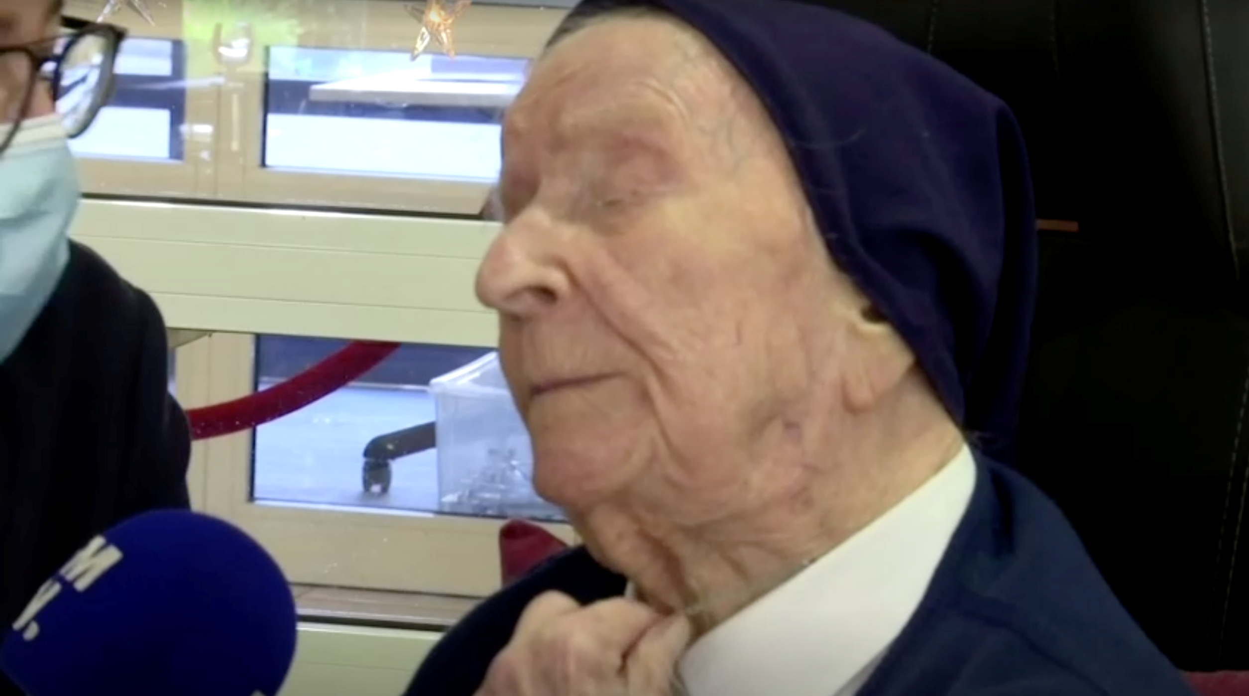 Умер самый старый в мире. Старая женщина. Самый старый человек в мире. Самая Старая женщина в мире. Старейшая жительница Франции.