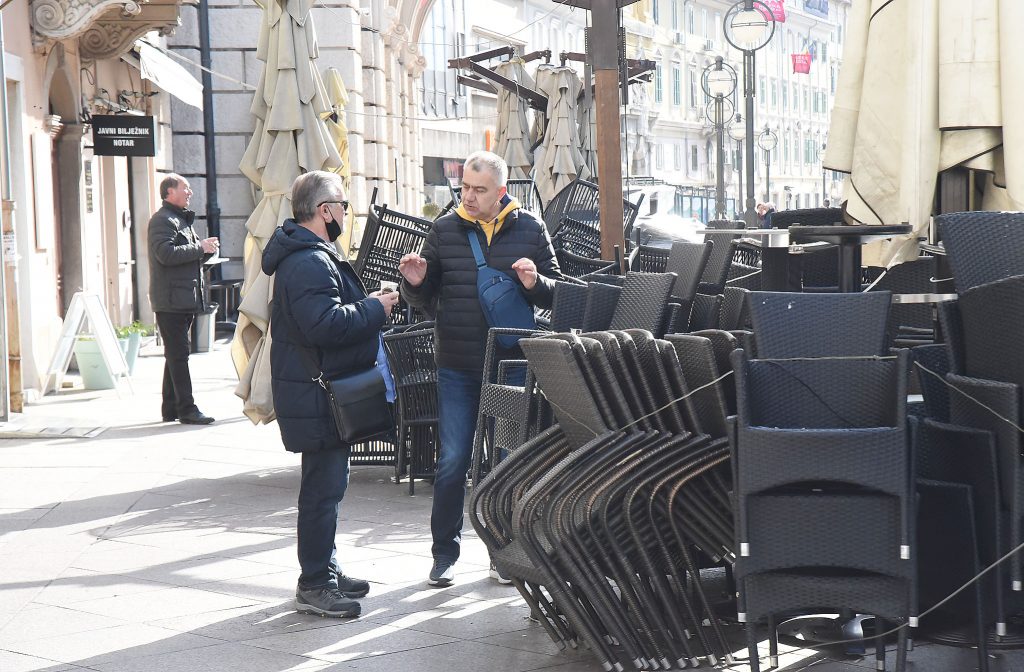 : Danas će sve biti drugačije i ljepše – terasa na Korzu / Snimio Sergej DRECHSLER