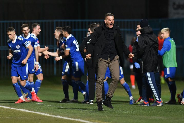 Tomislav Stipić emotivno proživljava sve uspone i padove na klupi Slavena/Foto PIXSELL