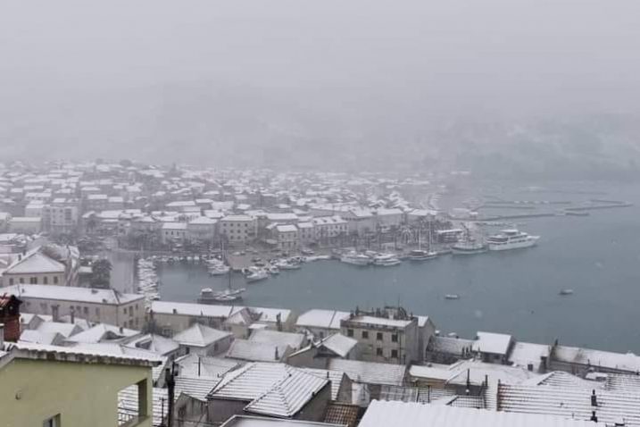 Vela Luka pod snijegom / Foto Facebook