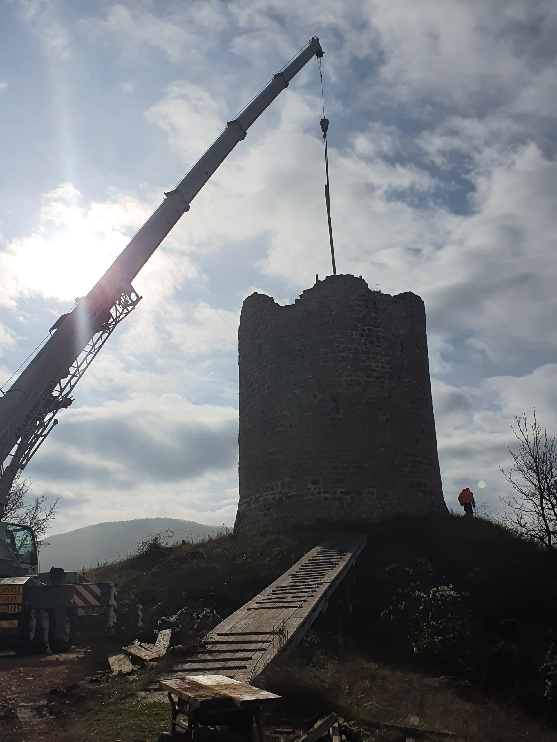 Izgradnjom krovišta nastavit će se obnova turske kule u Perušiću - Novi ...