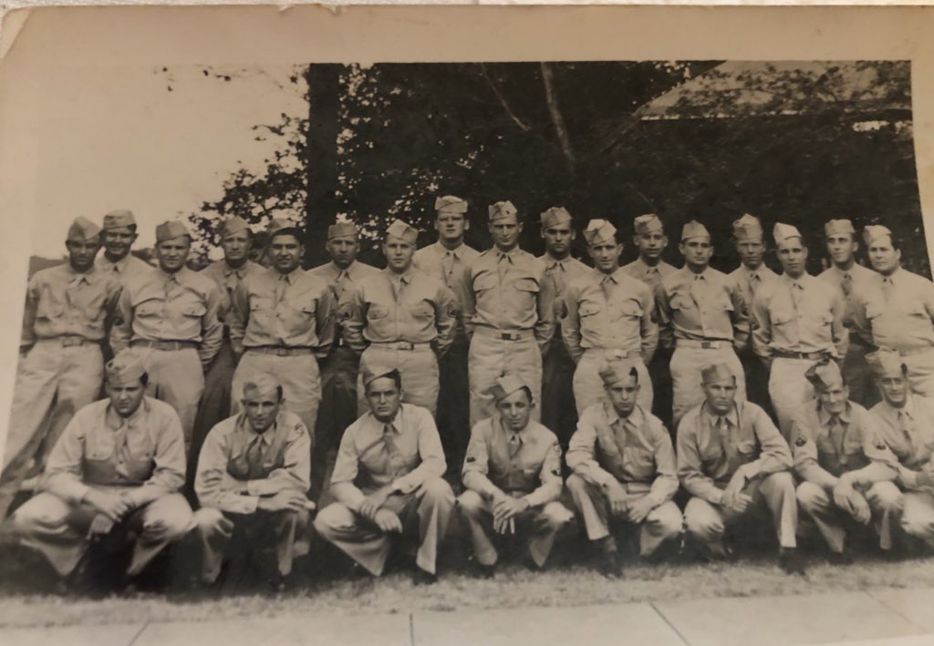 Američki marinci – među njima je i Josip Kršul – neposredno pred odlazak na teške i pogibeljne operacije na Iwo Jimi / Foto obiteljski arhiv