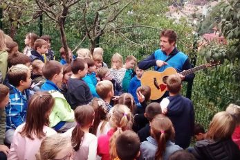 Tomislav Šnidarić u suradnji s vodstvom Kreativnog Krka dovodi školu gitare El Musicante u grad Krk / Foto KREATIVNI KRK