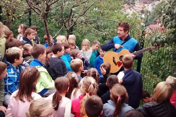 Tomislav Šnidarić u suradnji s vodstvom Kreativnog Krka dovodi školu gitare El Musicante u grad Krk / Foto KREATIVNI KRK