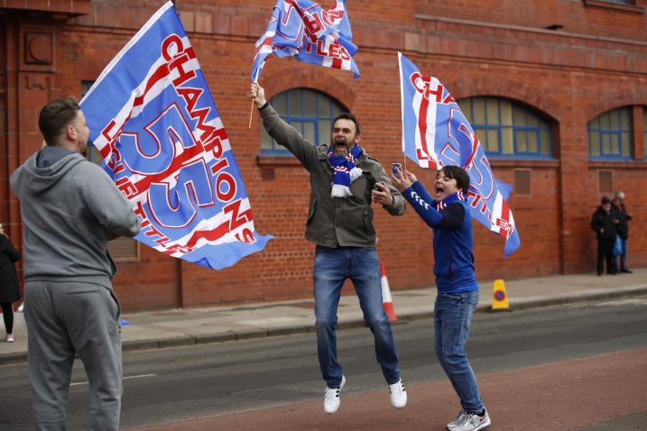 Slavlje navijača Rangersa nakon potvrđene titule prvaka/Foto REUTERS