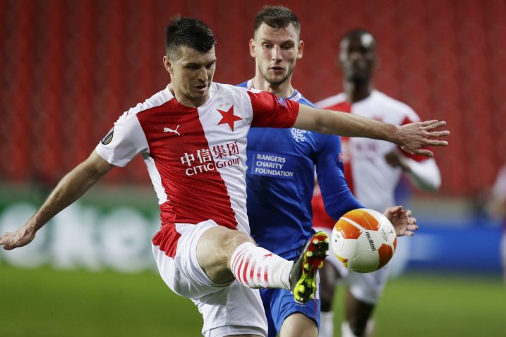 Ondrej Kudela (Slavia Prag) i Borna Barišić (Rangers)/Foto REUTERS