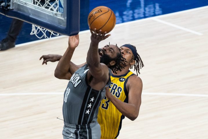 James Harden i Myles Turner/Foto REUTERS