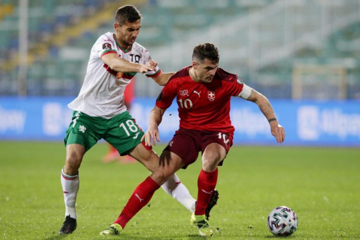 Granit Xhaka i Ivaylo Chochev/Foto REUTERS