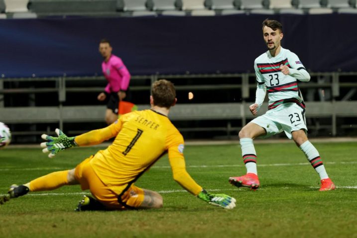 Adrian Šemper protiv Portugala/Foto: REUTERS