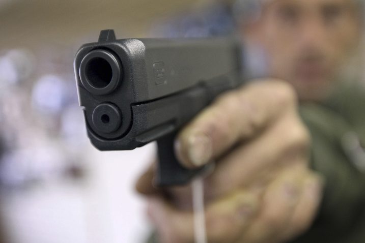 Ilustracija pištolja Glock / Foto Reuters