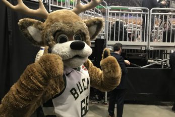 Maskota Milwaukee Bucksa