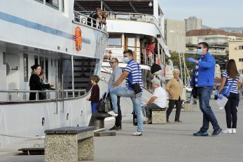 Ispraćaj gostiju na kružna putovanja iz riječke luke - prošlogodišnji prizor / Snimio SERGEJ DRECHSLER