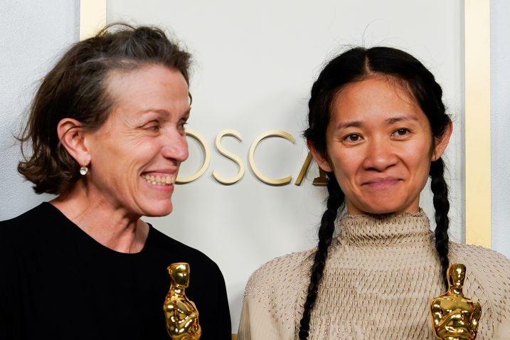 Frances McDormand i Chloe Zhao, glumica i redateljica, ujedno i producentice, dobile su svaka po Oscara, prva za glumu, druga za režiju, ali i kao producentice za najbolji film / Reuters