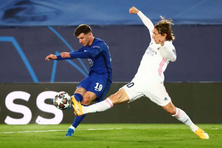 Mason Mount (Chelsea) i Luka Modrić (Real Madrid)/Foto REUTERS