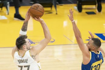 Luka Dončić i Steph Curry/Foto: REUTERS