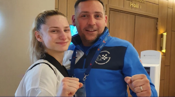 Lena Stojković i trener Veljko Laura/Foto Taekwondo klub Marjan