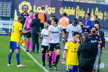 Igrači Valencije napuštaju teren/Foto: Twitter Valencia CF