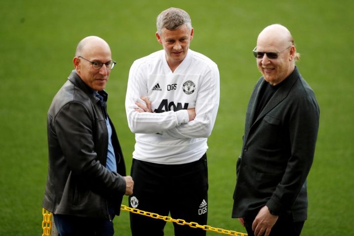 Ole Gunnar Solskjaer i braća Glazer/Foto: REUTERS