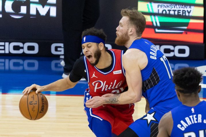 Seth Curry i Ignas Brazdeikis/Foto REUTERS