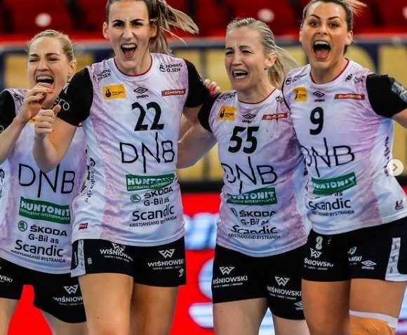 Marta Tomac (22) u slavlju sa suigračicama iz Vipersa/Foto: EHF