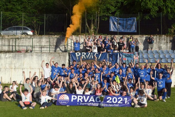 Momčad Klane slavi naslov/Foto: V. KARUZA