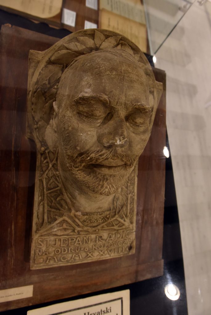 Raritet izložbe predstavlja i posmrtna maska Stjepana Radića, autora Rudolfa Valdeca iz 1928. godine / Snimio D. KOVAČEVIĆ