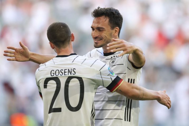 Robin Gosens i Mats Hummels/Foto: REUTERS