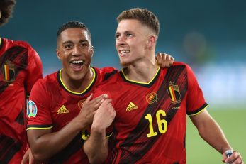 Youri Tielemans i Thorgan Hazard/Foto REUTERS