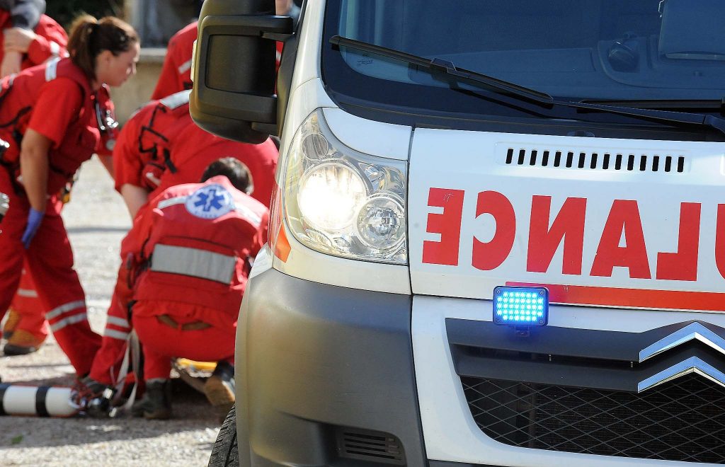 Teška nesreća kod Koprivnice, auto završio na krovu, dvoje mladih bori se za život - Vimarsana News