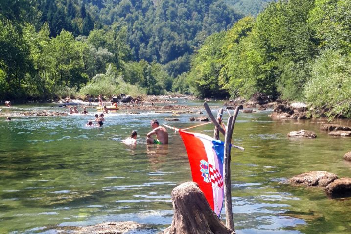 Schengenska granica na Kupi / Foto arhiva NL