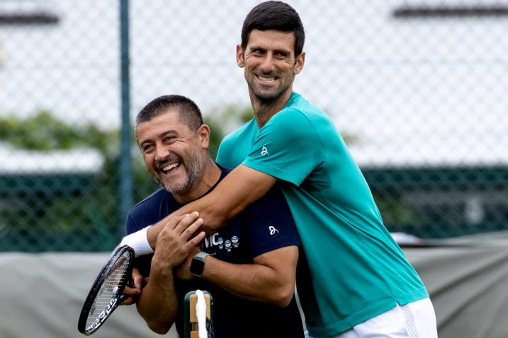 Novak Đoković u društvu svojega fizioterapeuta Ulises Badia/Foto REUTERS