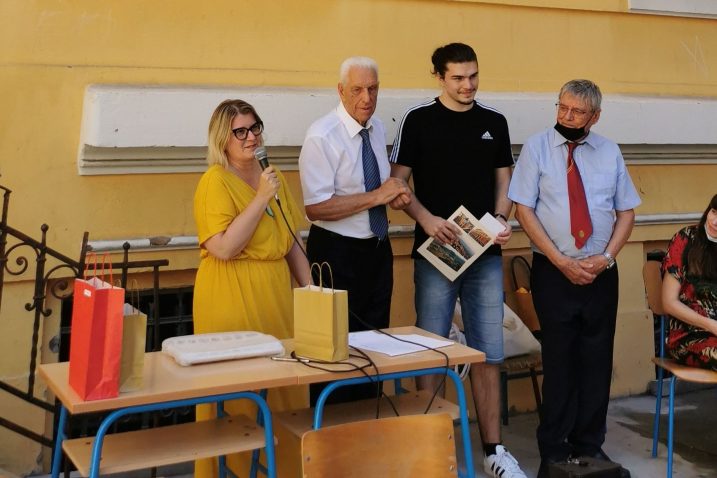 S dodjele nagrade Luki Ružiću kao najboljem maturantu Prve riječke hrvatske gimnazije