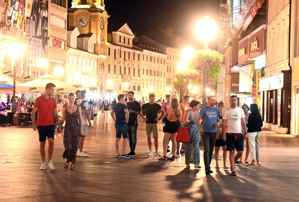 U Hrvatskoj čak 76 posto mladih do 34. godine i dalje živi s roditeljima - Vimarsana News
