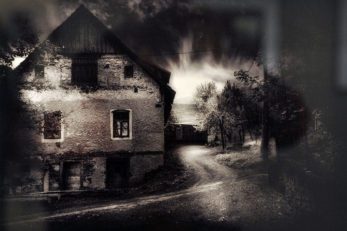 Jedno od napuštenih naselja u PGŽ iz serijala "Gradovi duhova" / Foto Zdenko Vukelić